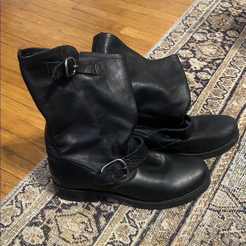 NWOT Women’s Frye Black Leather Buckle Moto Boots
